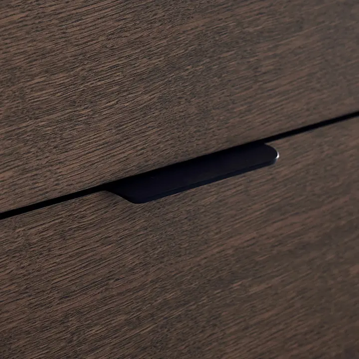 Hafa Go mörk ek badrumsmöbel handtag detalj